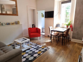 CHARMING VICTORIAN APARTMENT, central location